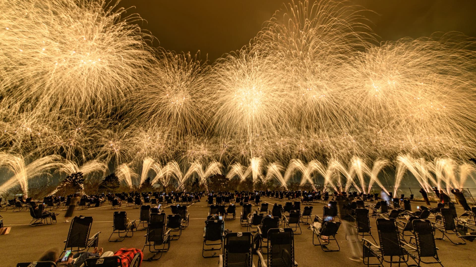 Mount Fuji Fireworks vs Speedway 2026