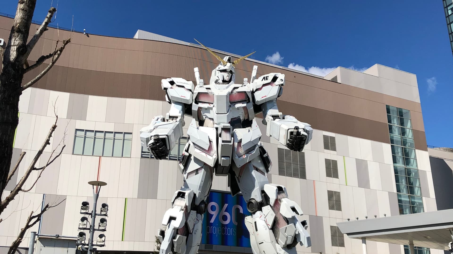 Unicorn Gundam Statue