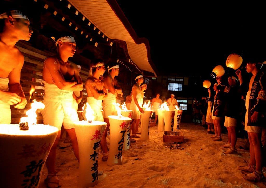 Urasa Bishamondou Naked Man Pushing Festival