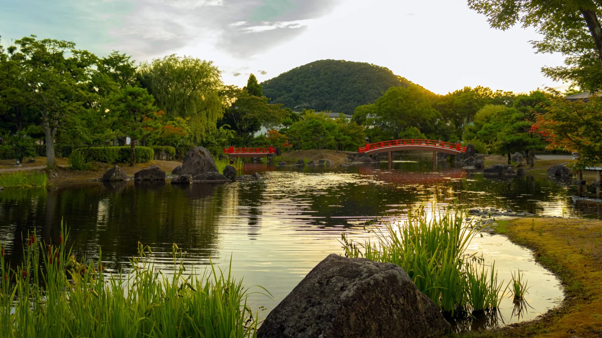 Murasakishikibu Park in Higashisenpukuchō, Fukui