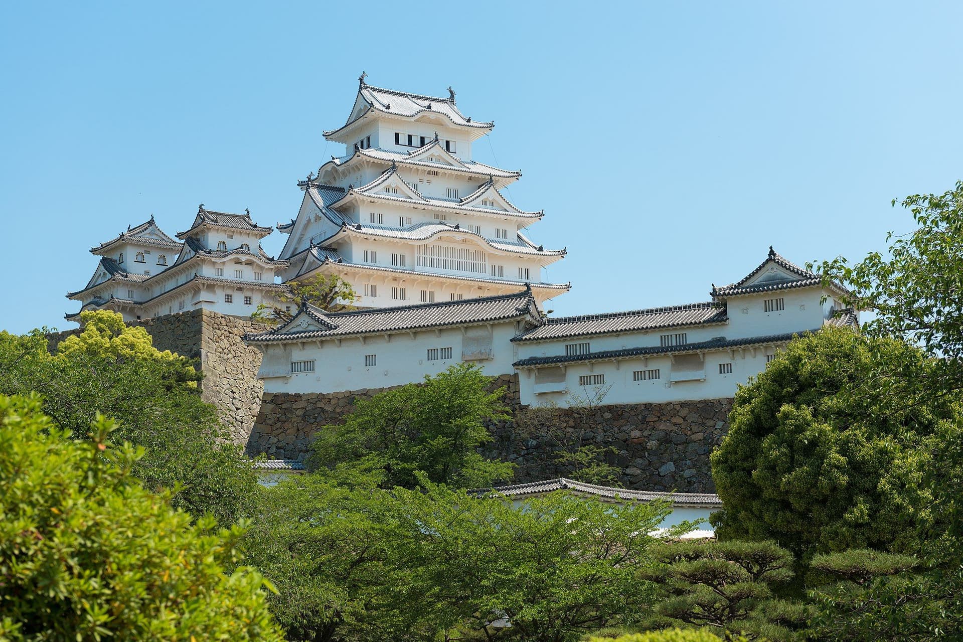 100 Fine Castles of Japan
