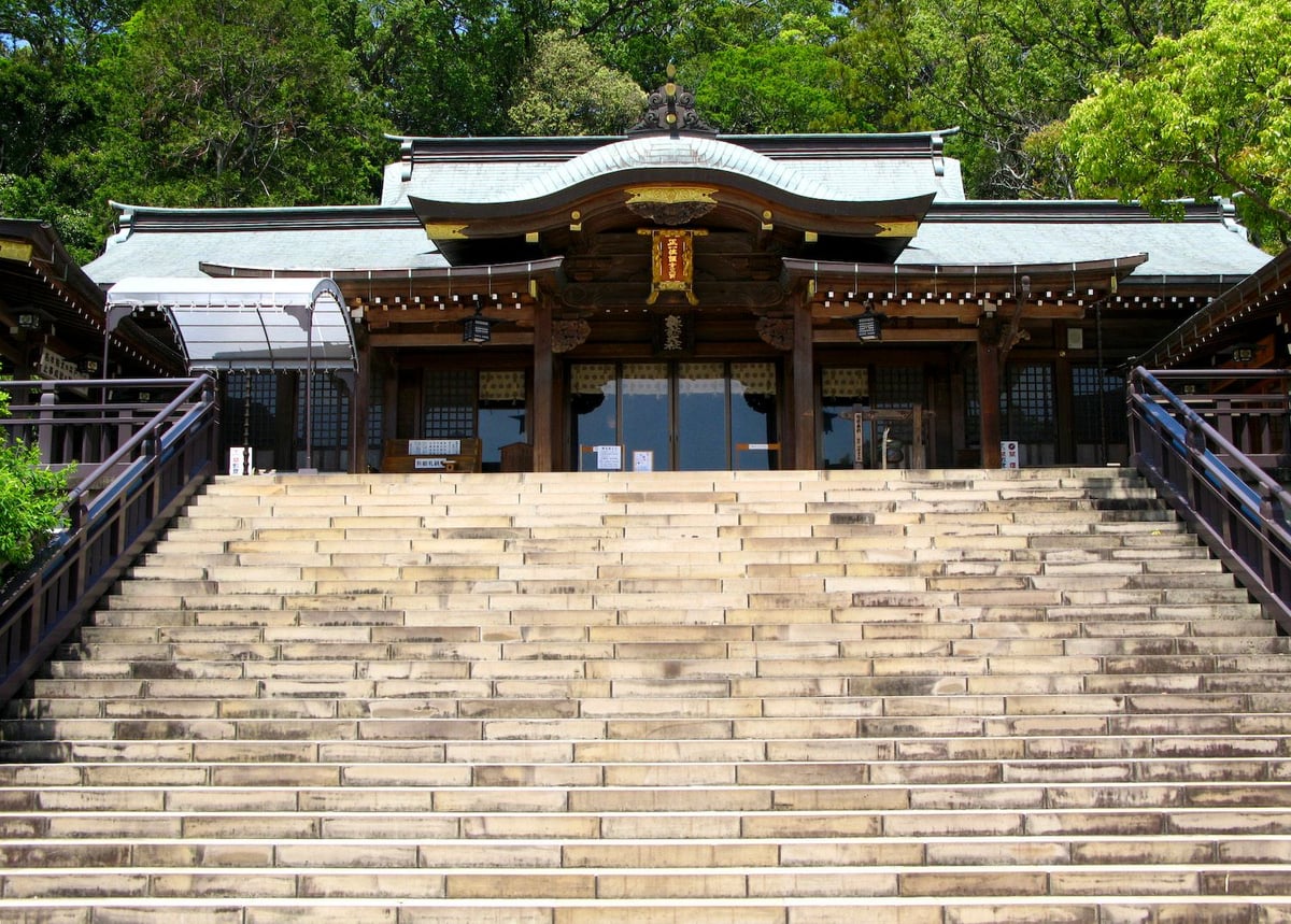 Stairways to Suwa Shrine