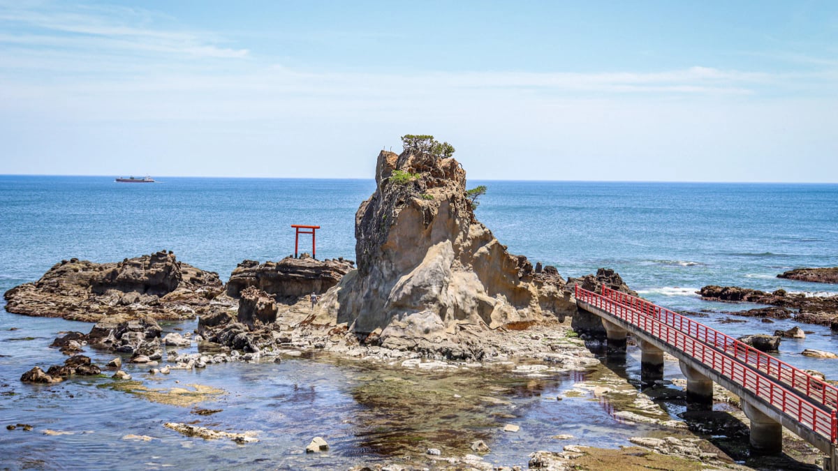 Hattachi Beach Benten Island