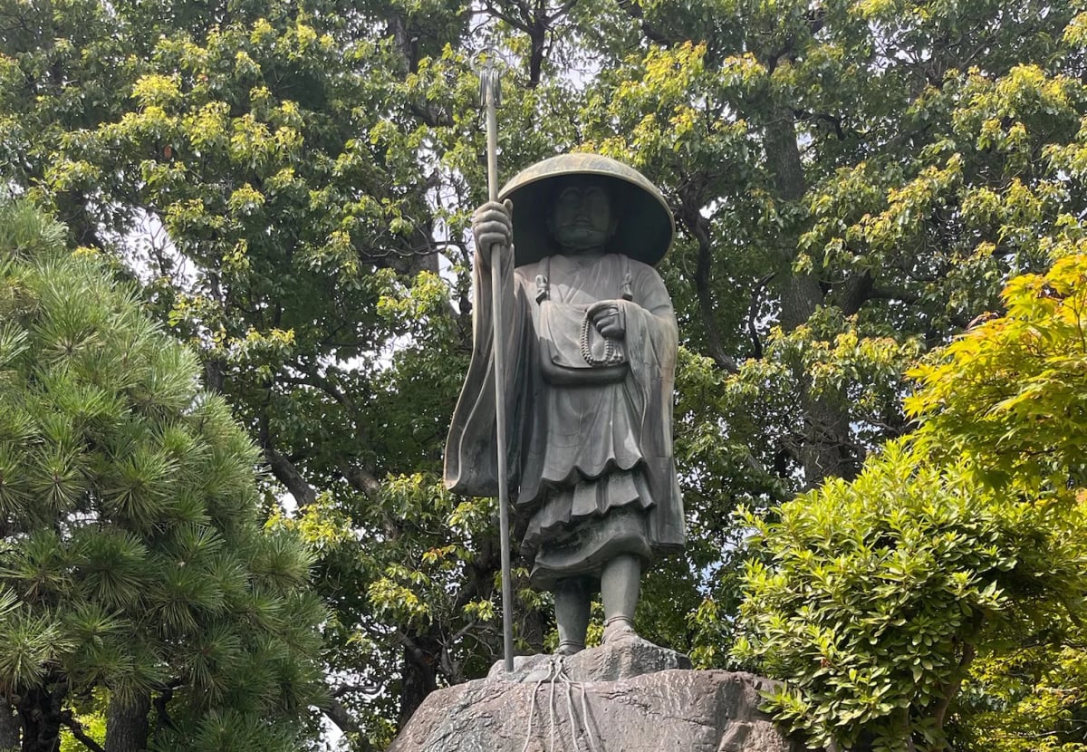 Statue of Kōbō Daishi at Kawasaki Daishi Temple