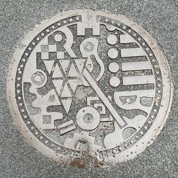Manhole Design in Fukuoka