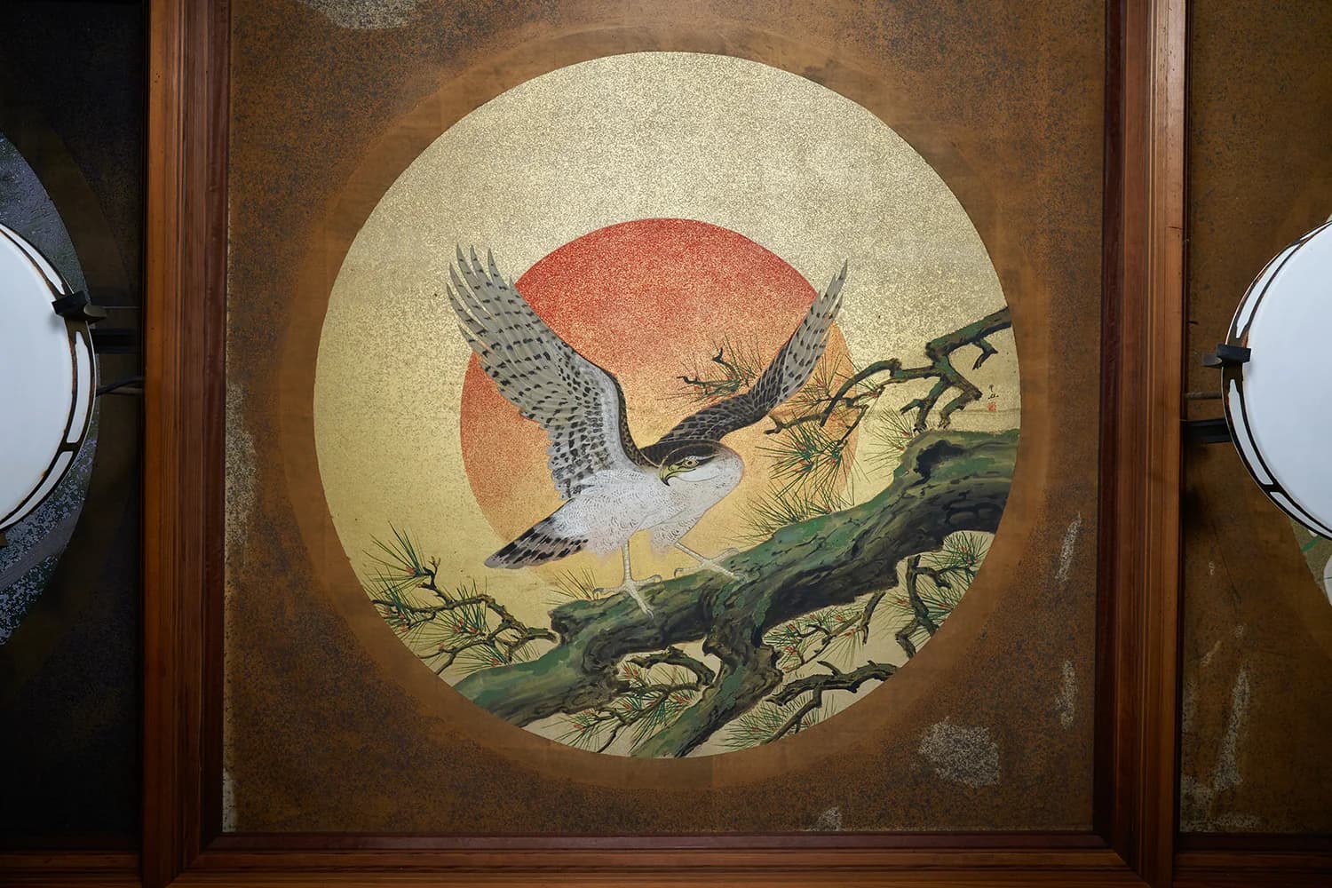 Ceiling painting of a hawk on a pine, Hyakudan Kaidan
