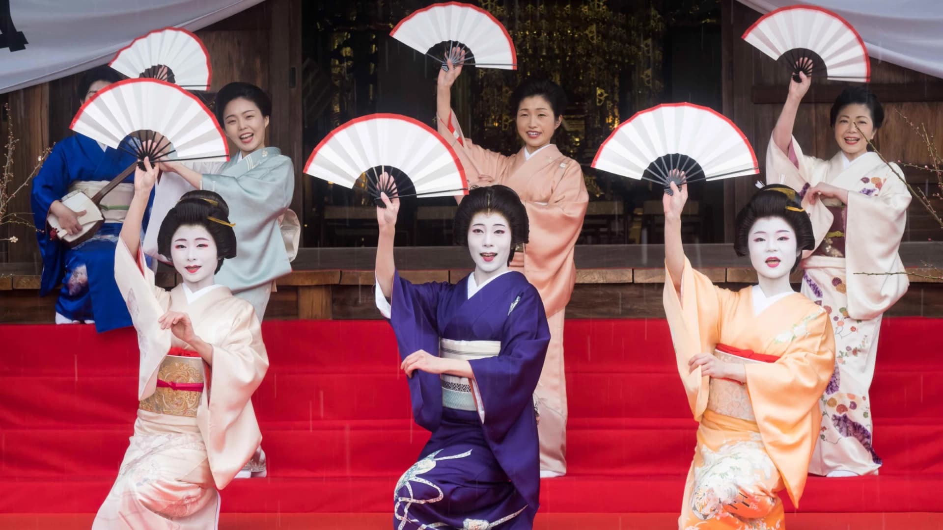 Dance performance by the Yokohama Geisha Group at the Sugita Plum Festival, Myōhōji Temple
