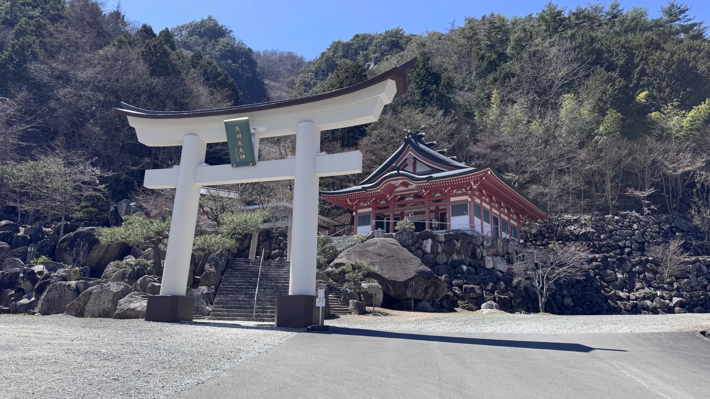 Meotogi Shrine Himenomiya