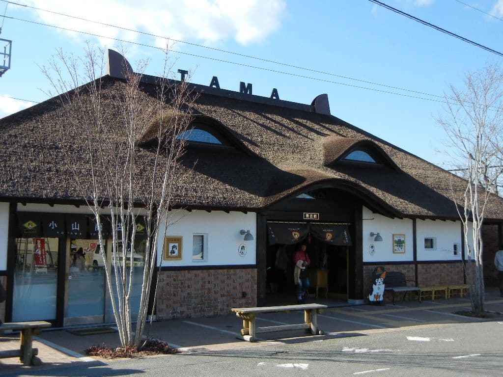 Kishi Station Exterior
