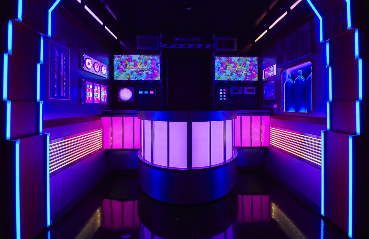 Engine room set of Car 1 "Future Bird" immersive experience area, Future Train Kyoto Diner & Cafe