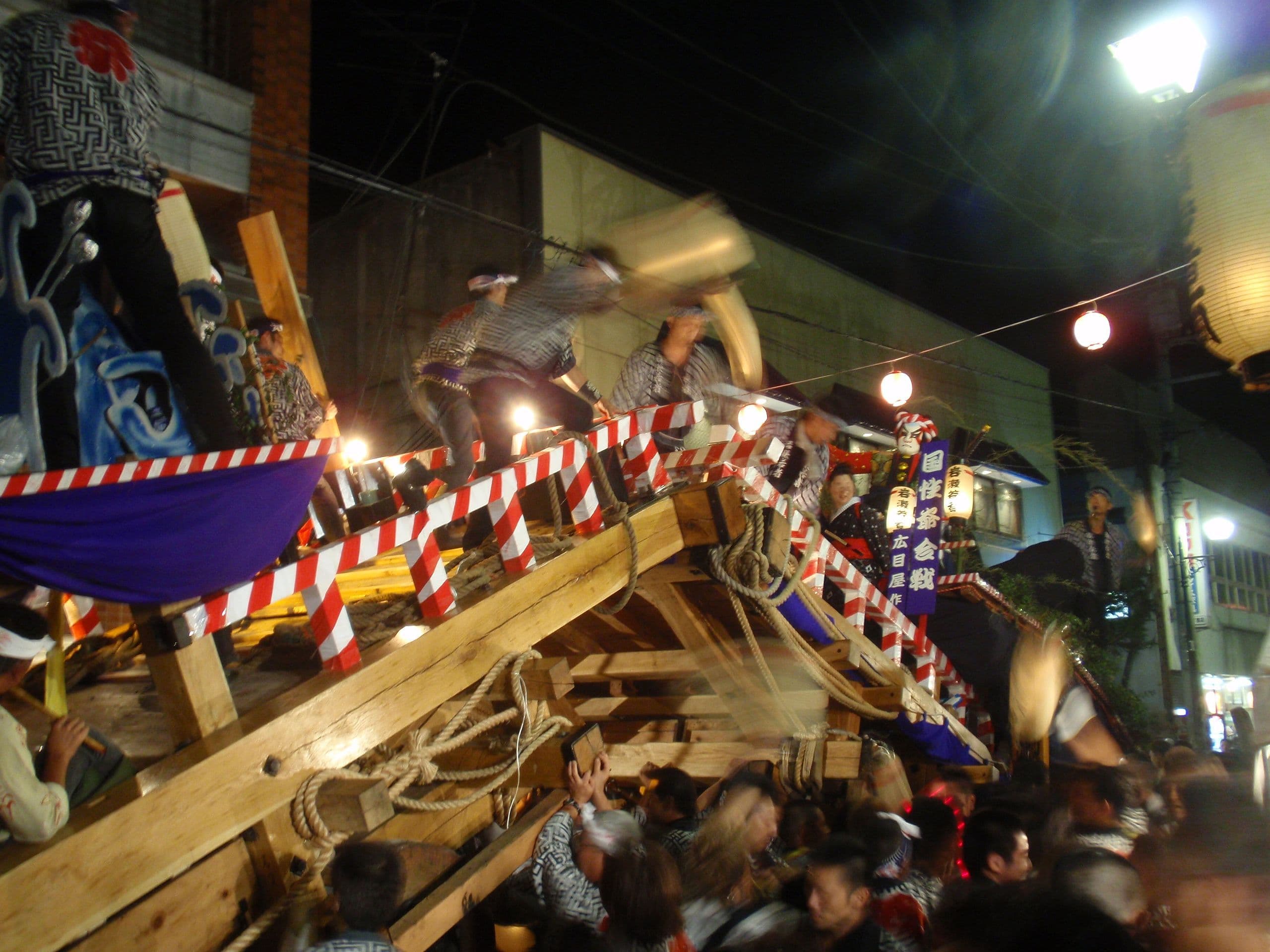Floats colliding at the Kakunodate Festival